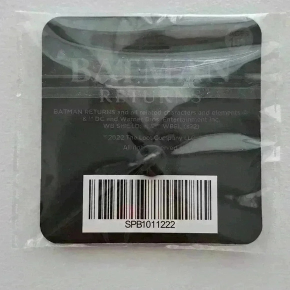 Loot Crate Batman Returns Pin - Picture 2 of 2